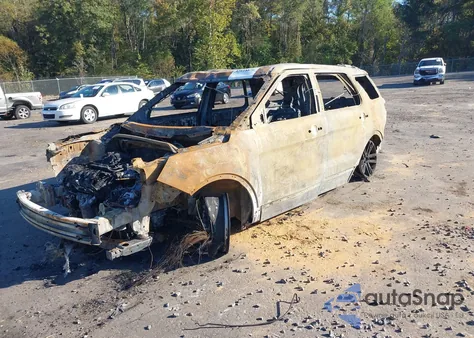 2017 Ford Explorer z USA, uszkodzony, nr VIN 1FM5K7B84HGA23906